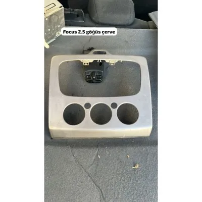 FORD FOCUS KLİMA PANELİ ÇERÇEVESİ 2.5