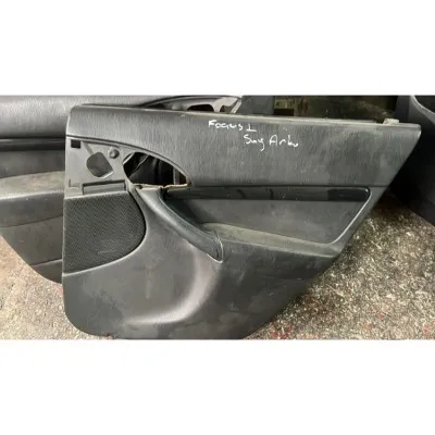 Ford Focus 1 Sağ Arka Kapı Döşemesi