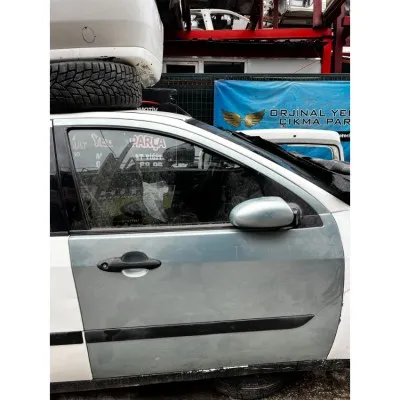 Ford Focus 1 Sağ Ön Kapı