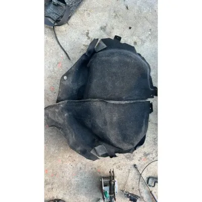 Ford Fiesta Bagaj Davlumbaz Üst Keçe