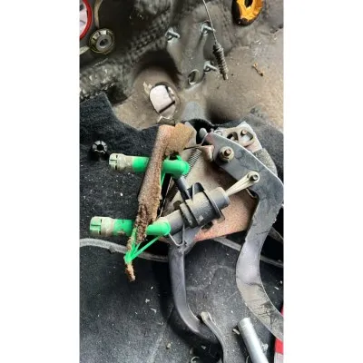 Ford Focus 1 1.6 Debriyaj Üst Merkez