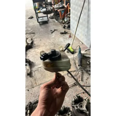 Ford Focus 1 Hidrolik Deposu