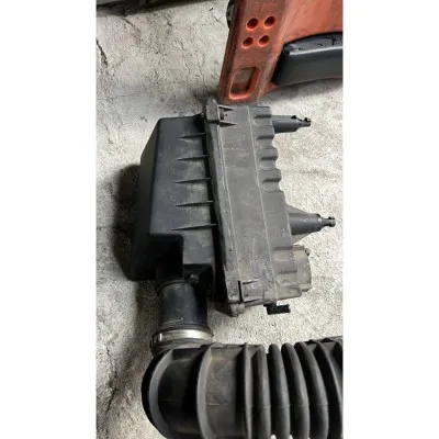 Ford Focus 1 Hava Filtre Kutusu