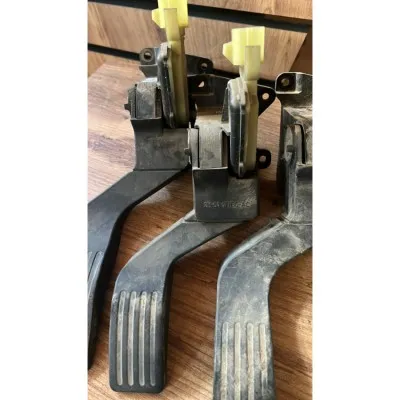 Ford Focus 1 Dizel Gaz Pedalı 2M519F836AC