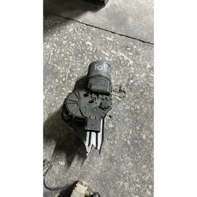 Ford Focus HB Bagaj Silecek Motoru