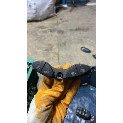 Ford Focus 1 Klima Düğmeleri 98AG19A945CF