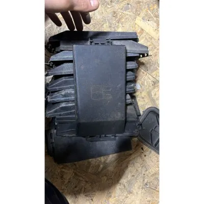 Ford Connect Sigorta Kutusu Kapağı