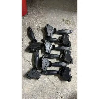 Ford Focus 1 Silecek Kolu 98AG17A553AC