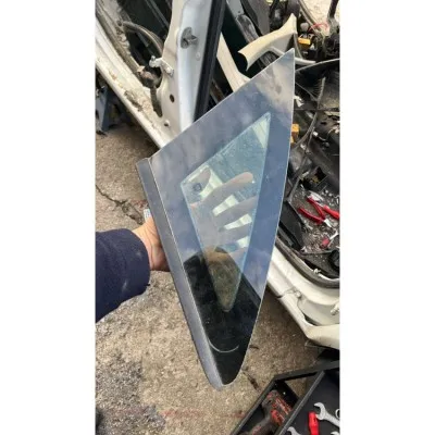 Fiat Linea Sağ Arka Kelebek Cam