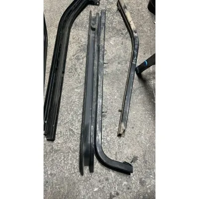 Ford Connect Sol Sürgülü Kapı Rayı Alt