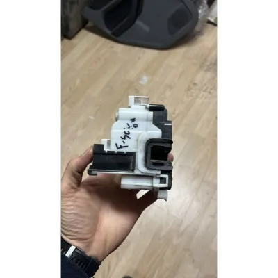 Fiat Fiorino Sağ Ön Kapı Kilidi