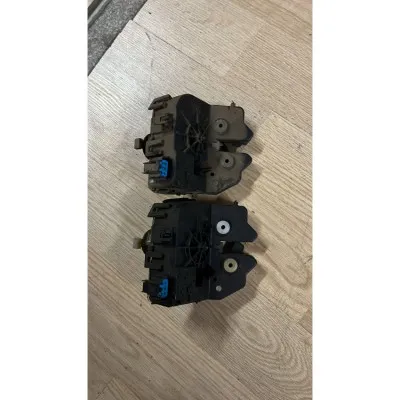 Ford Focus 1 Bagaj Kilidi