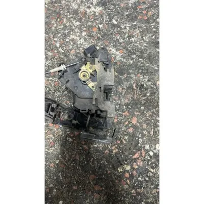 Ford Focus 1 Sol Arka Kapı Kilidi