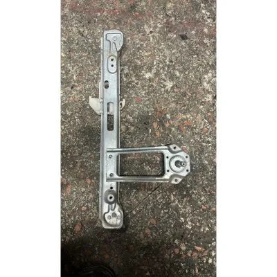 Ford Focus 1 Sol Arka Cam Krikosu Manuel