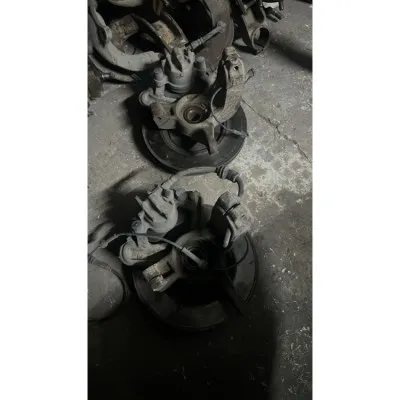 Ford Focus 1 Sağ Taşıyıcı