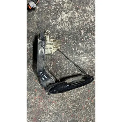 Ford Focus 1 Sol Ön Kapı Kilidi