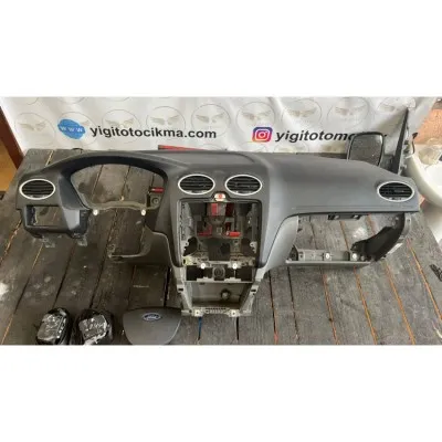 Ford Focus 2.5 Göğüs