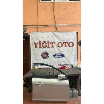 Ford Focus 2.5 Kasa Sağ Ön Kapı