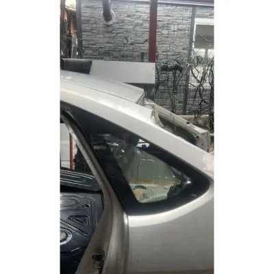 Ford Focus Hatchback Kelebek Cam