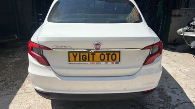 Fiat Egea Bagaj Kapağı Beyaz