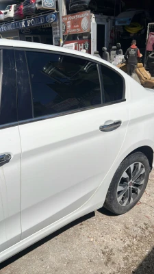 Fiat Egea Sol Arka Kapı Beyaz