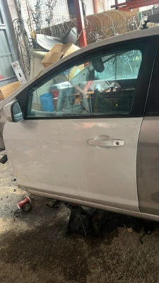 Ford Focus Sol Ön Kapı Beyaz 2009-2011