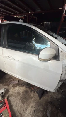 Ford Focus Sağ Ön Kapı Beyaz 2009-2011