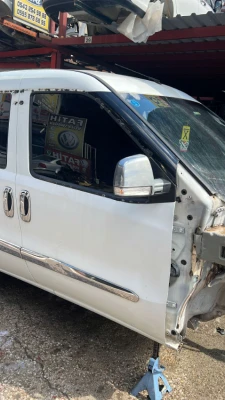 Fiat Doblo Sağ Ön Kapı Beyaz 2012
