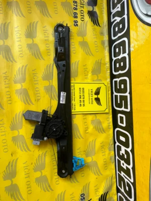 Fiat Doblo Sağ Ön Kapı Cam Krikosu 52063785 2010-2023