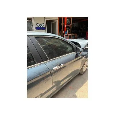 Fiat Egea Sağ Ön Kapı Hatasız