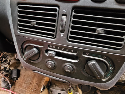 Fiat palio çıkma klima paneli